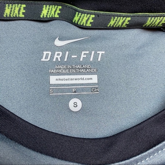 Nike Youth Boys Black/Gray DriFit Short Sleeve Tee Size Small - Picture 6 of 8